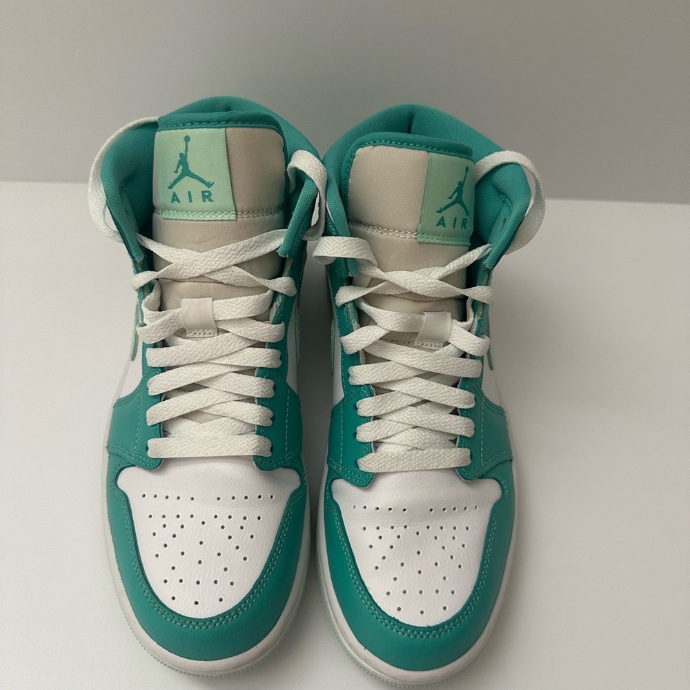 Wmns Air Jordan 1 Mid 'Marine
 High-Top Sneakers size 7 - Picture 4 of 8
